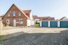 Hauptbild Gefragte Lage nahe dem Steinhuder Meer - attraktives Wohn- und Geschäftshaus über 6,7 % Rendite
